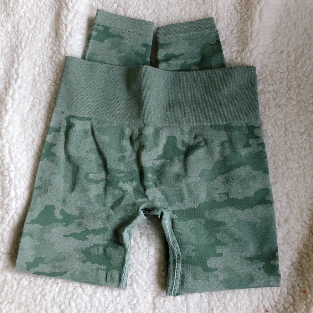 🍑 NEW Camo Seamless leggings Green/Large - Picture 2 of 8